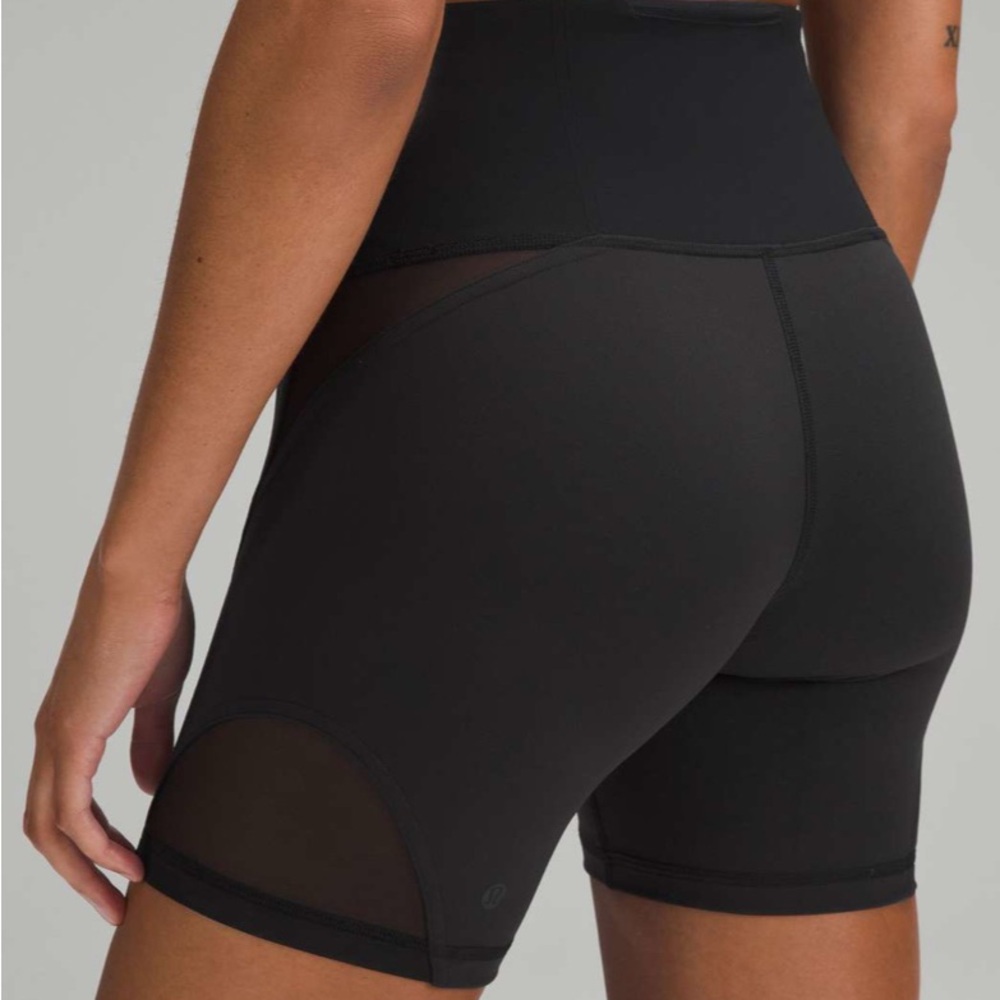 Lululemon Women's Athletic Shorts - Picture 4 of 4